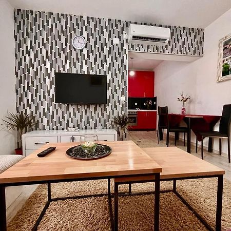 Apartment Adel Mostar Bagian luar foto