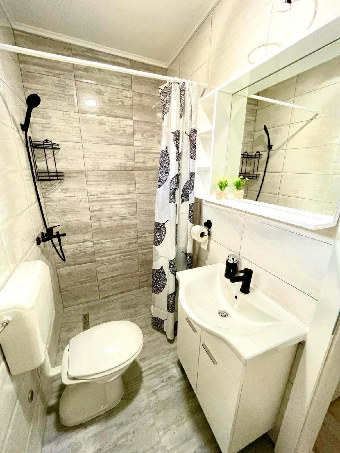 Apartment Adel Mostar Bagian luar foto